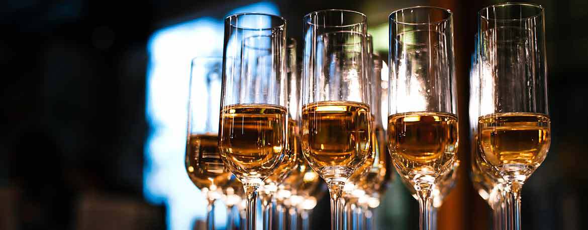 6 Real Tricks Casinos Use to Make You Gamble More - Champagne